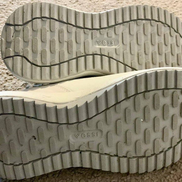 Vessi Stormburst High Top | 100% Waterproof shoes / sneakers - Picture 4 of 5